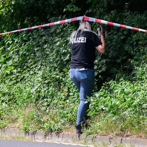 Polizei am Fundort der Leiche in Salzgitter-Fredenberg