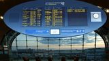Platz 6: Paris Charles de Gaulle Airport, (CDG), Frankreich  Im Pandemie-Jahr konnte sich im Ranking von Platz 17 der größte der Pariser Flughäfen enorm verbessern. CDG nahm dem Münchner Flughafen sogar den Titel " Best Airport in Europe" weg.