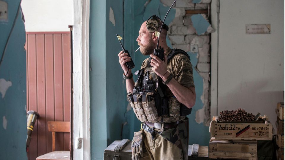 Ukrainischer Soldat in der umkämpften Stadt Sjewjerodonezk