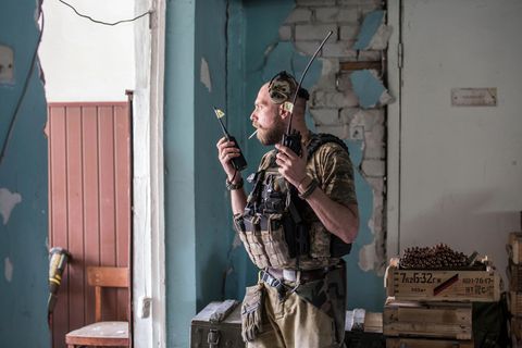 Ukrainischer Soldat in der umkämpften Stadt Sjewjerodonezk