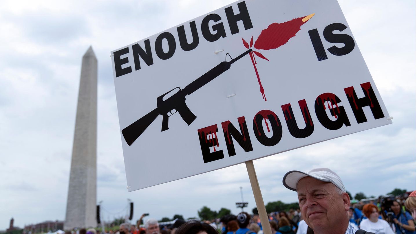 US-Amerikaner demonstrieren für strengere Waffengesetze