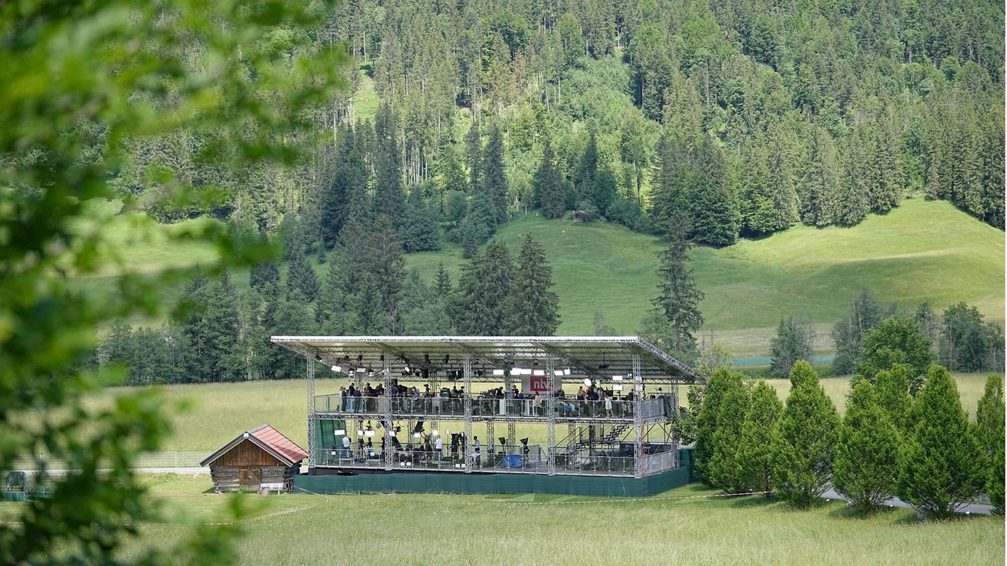 Blick auf die Medientribüne