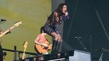 Olivia Rodrigo beim Glastonbury Festival