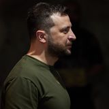 Nach Corona-Pause: Der ukrainische Präsident Wolodymyr Selenskyj leitete das Comeback des Glastonbury Festivals mit einer Videobotschaft ein. Er bat darin um Unterstützung: "Beweist, dass die Freiheit immer siegt!"