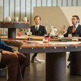 Nach den großen Erfolgen der Biopics "Bohemian Rhapsody" über Freddie Mercury und  "Rocketman" über Elton John war es nur eine Frage der Zeit, wann dieser Hype auch auf Deutschland überschwappt. Regisseurin Hermine Huntgeburth ("Neue Vahr Süd") hat sich dem 2020 angenommen und mit "Lindenberg! Mach dein Ding" einen sehenswerten Film über den anderen großen Udo der deutschen Musikszene abgeliefert. Der Film konzentriert sich auf die frühen Jahre des Sängers und zeigt, wie er zu seinem eigenen Stil gefunden hat. Jan Bülow vermittelt als Hauptdarsteller einen guten Eindruck vom jungen Lindenberg.  "Lindenberg! Mach dein Ding" läuft am 18. Juli im Ersten