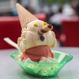 Das erste Pinocchio-Eis auf diesem bittersüßen Trip gibt es in Oberursel