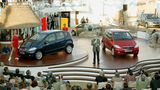 Die Weltpremiere der neuen Mercedes-Benz A-Klasse. Die zweite Generation löst ihren Vorgänger im Jahr 2004 ab und erscheint wieder nach dem "Sandwich-Prinzip". Neben der fünftürigen Ausführung kommt auch ein dreitüriges Coupé der A-Klasse auf den Markt, beide mit gleichem Radstand. Das Design soll den sportlichen Auftritt des Modells betonen.