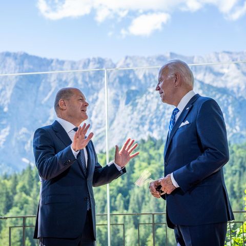 Olaf Scholz mit Joe Biden beim G7-Treffen am Sonntag
