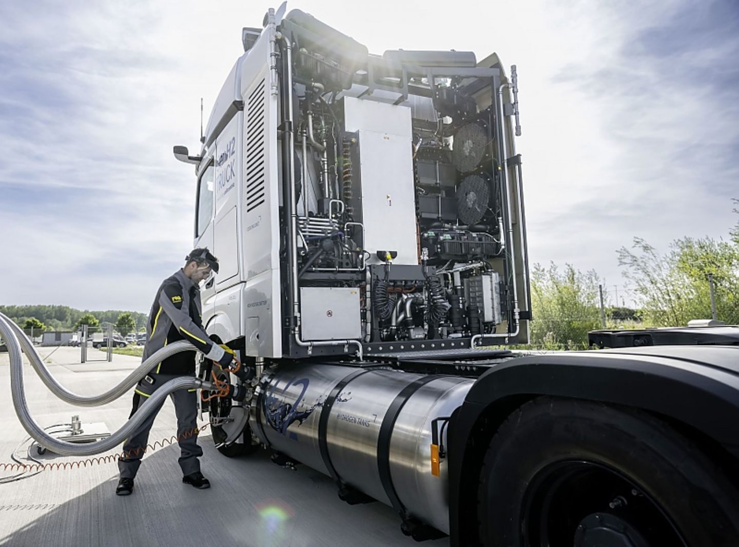 Daimler GenH2 Truck