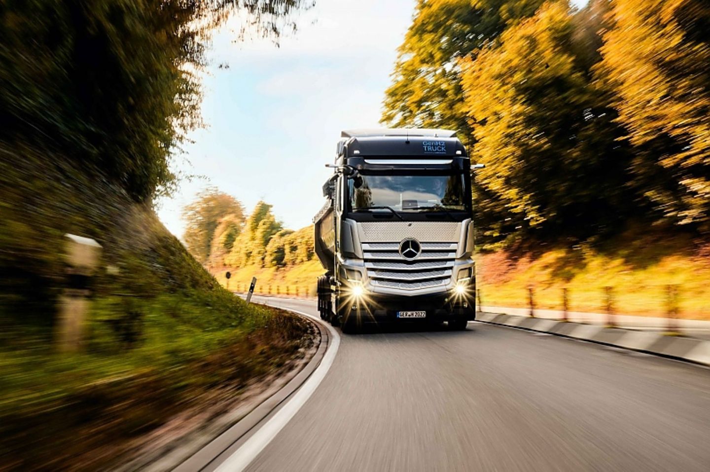 Daimler GenH2 Truck