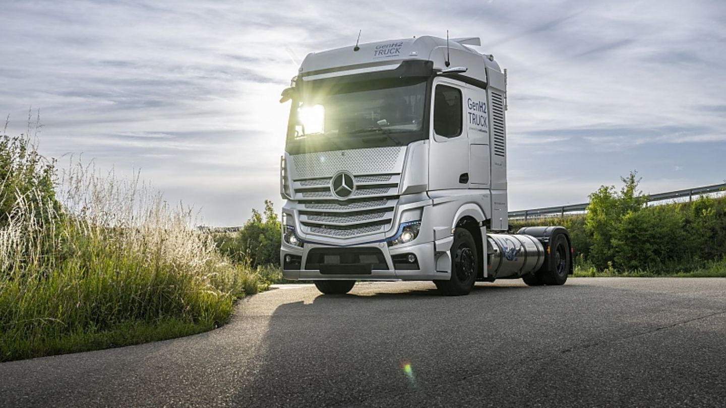 Daimler GenH2 Truck
