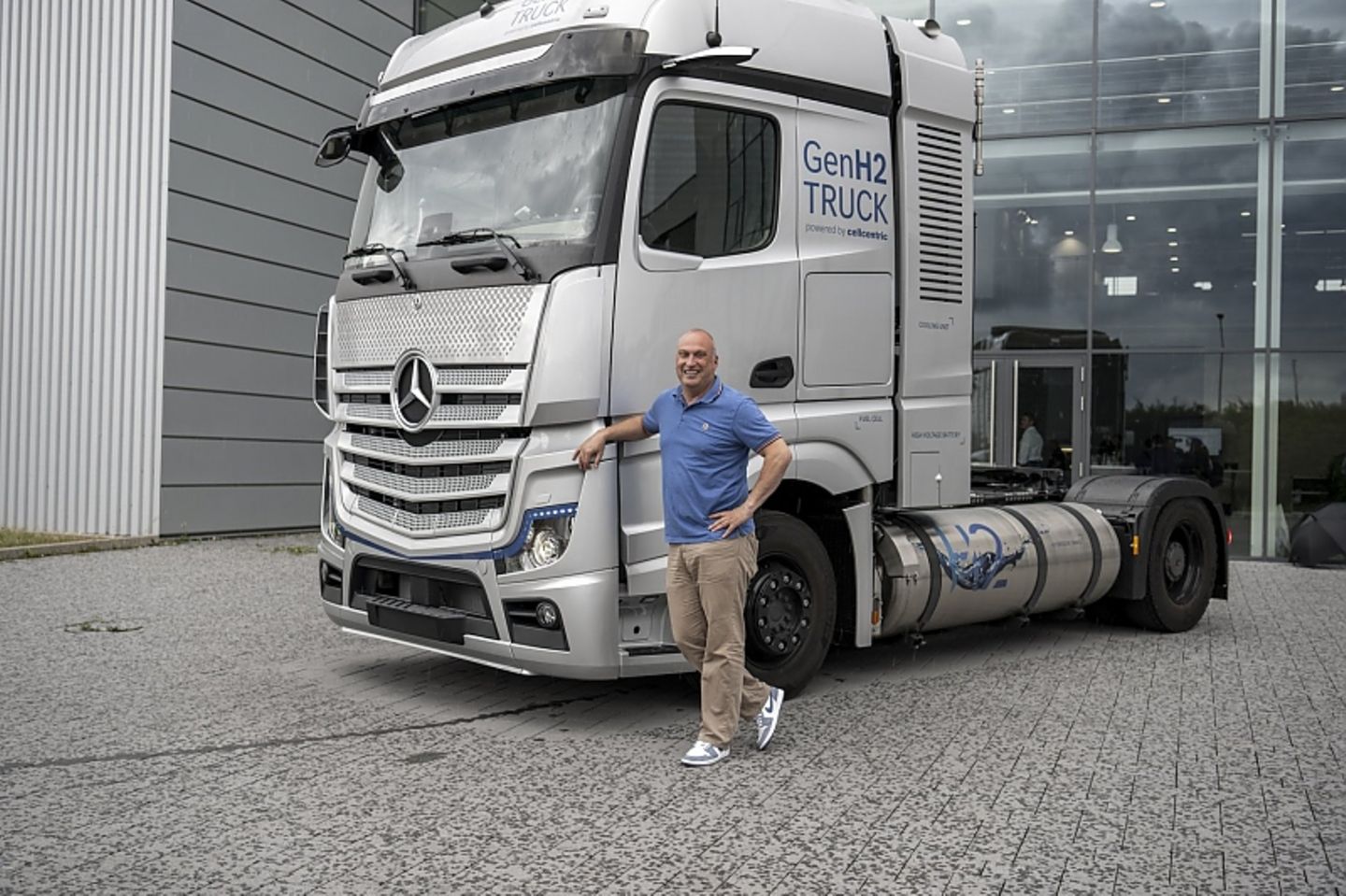 Daimler GenH2 Truck