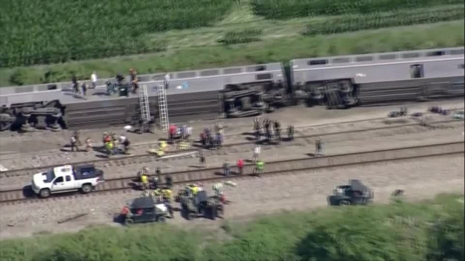 Video: Viele Tote nach Zugunglück in Missouri Video: Viele Tote nach Zugunglück in Missouri