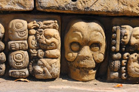 Skulpturen der Maya