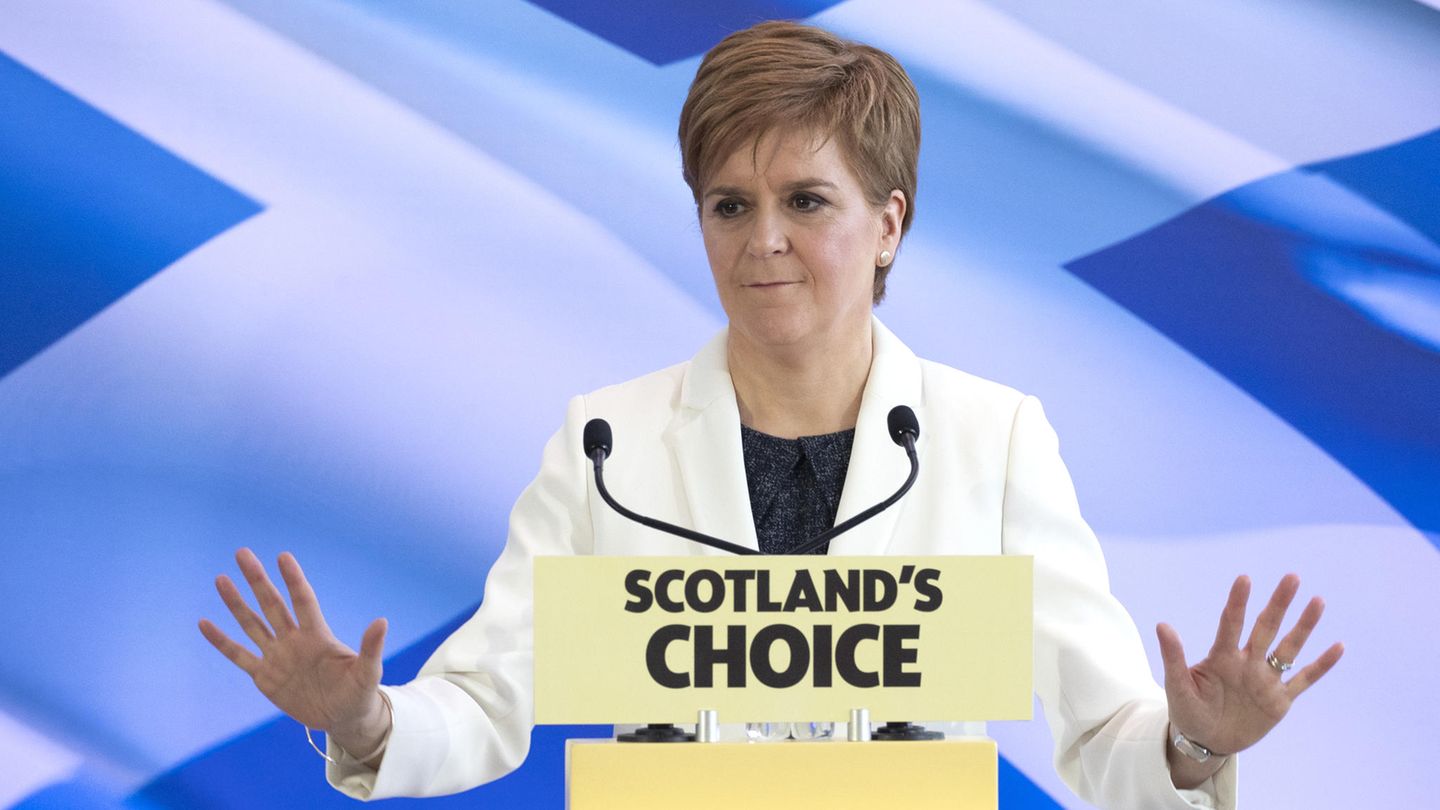Nicola Sturgeon, Erste Ministerin von Schottland