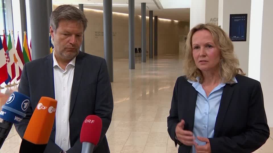 Video: Umweltministerin kündigt Zustimmung zum EU-Aus für Verbrennermotoren an