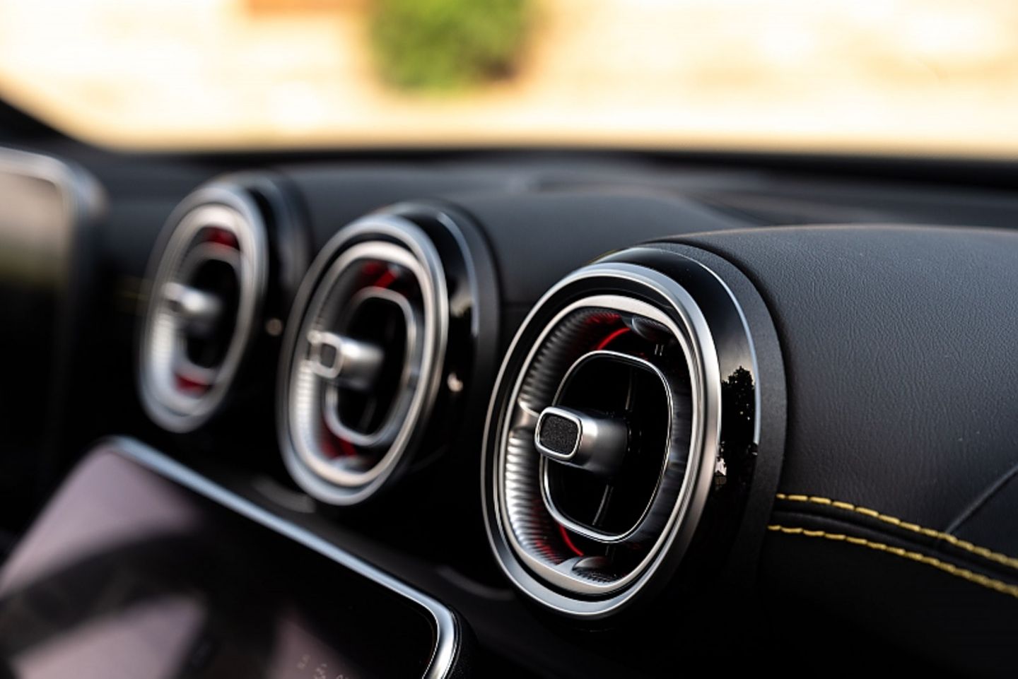 Mercedes_AMG_C43-7.jpg