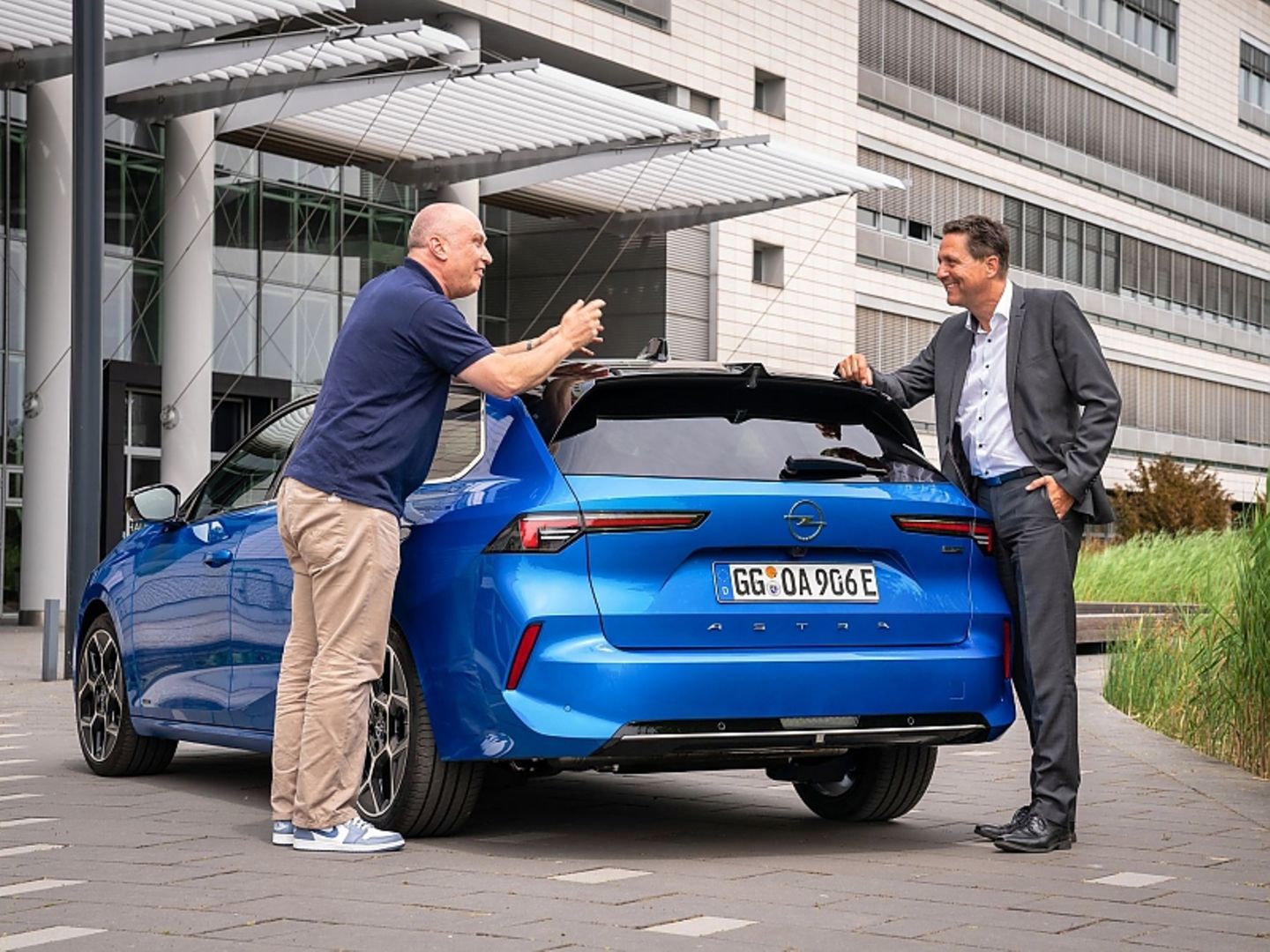 Produktplaner Thomas Overhaus erklärt den Opel Astra Sports 
Tourer Hybrid