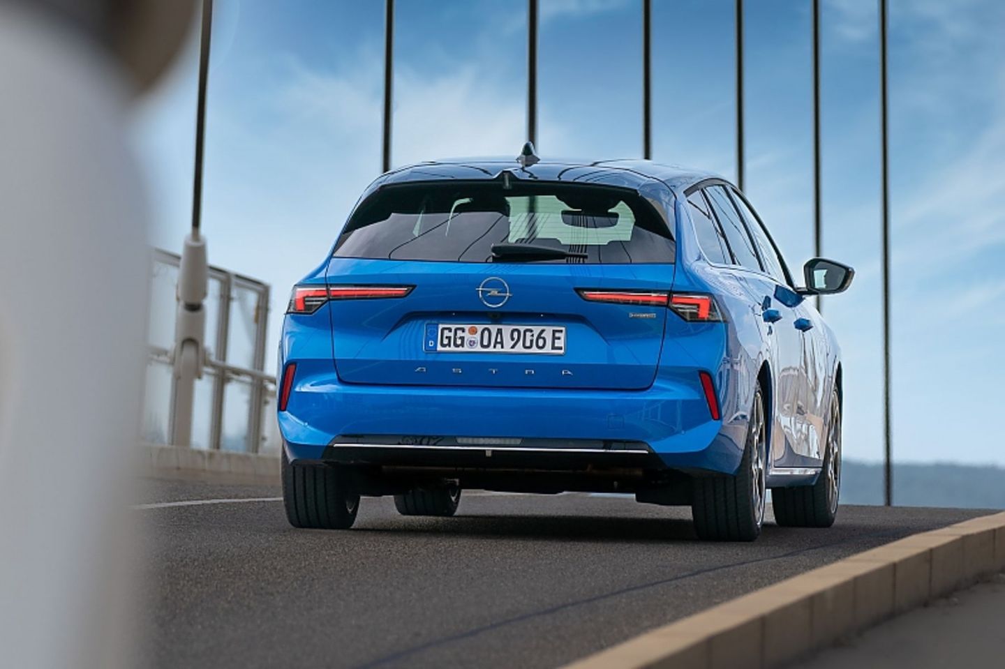 Opel Astra Sports Tourer Hybrid