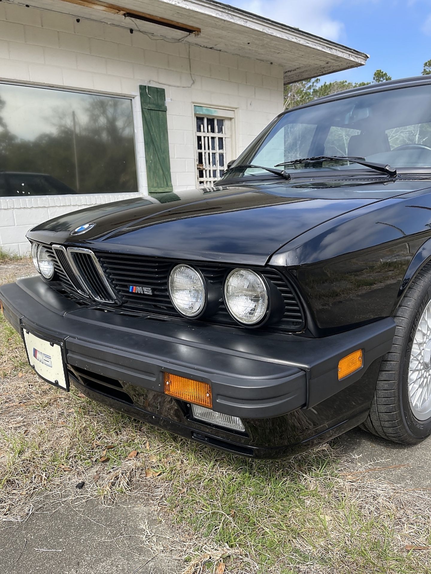 BMW M5 E28