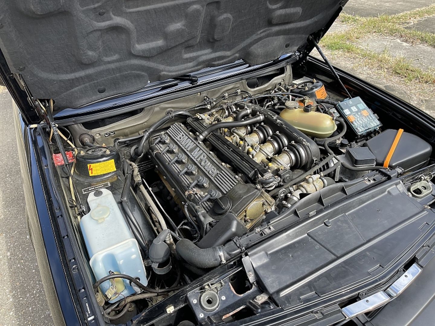 BMW M5 E28