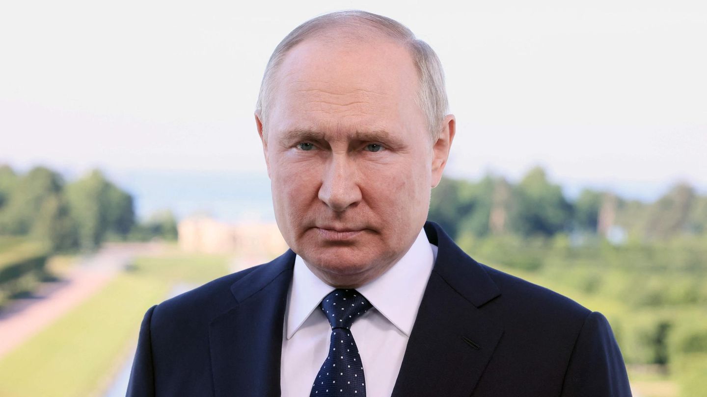 Ukraine-News: Putin complains about sanctions – Russia vacates Snake Island