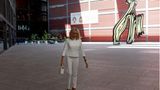 Auch ein Besuch des Reina Sofia Museums stand in der spanischen Hauptstadt auf dem Programm. Hier bezauberte Brigitte Macron mit einer Kombination aus weißer Hose und weißem Oberteil mit dazu farblich passender Handtasche.