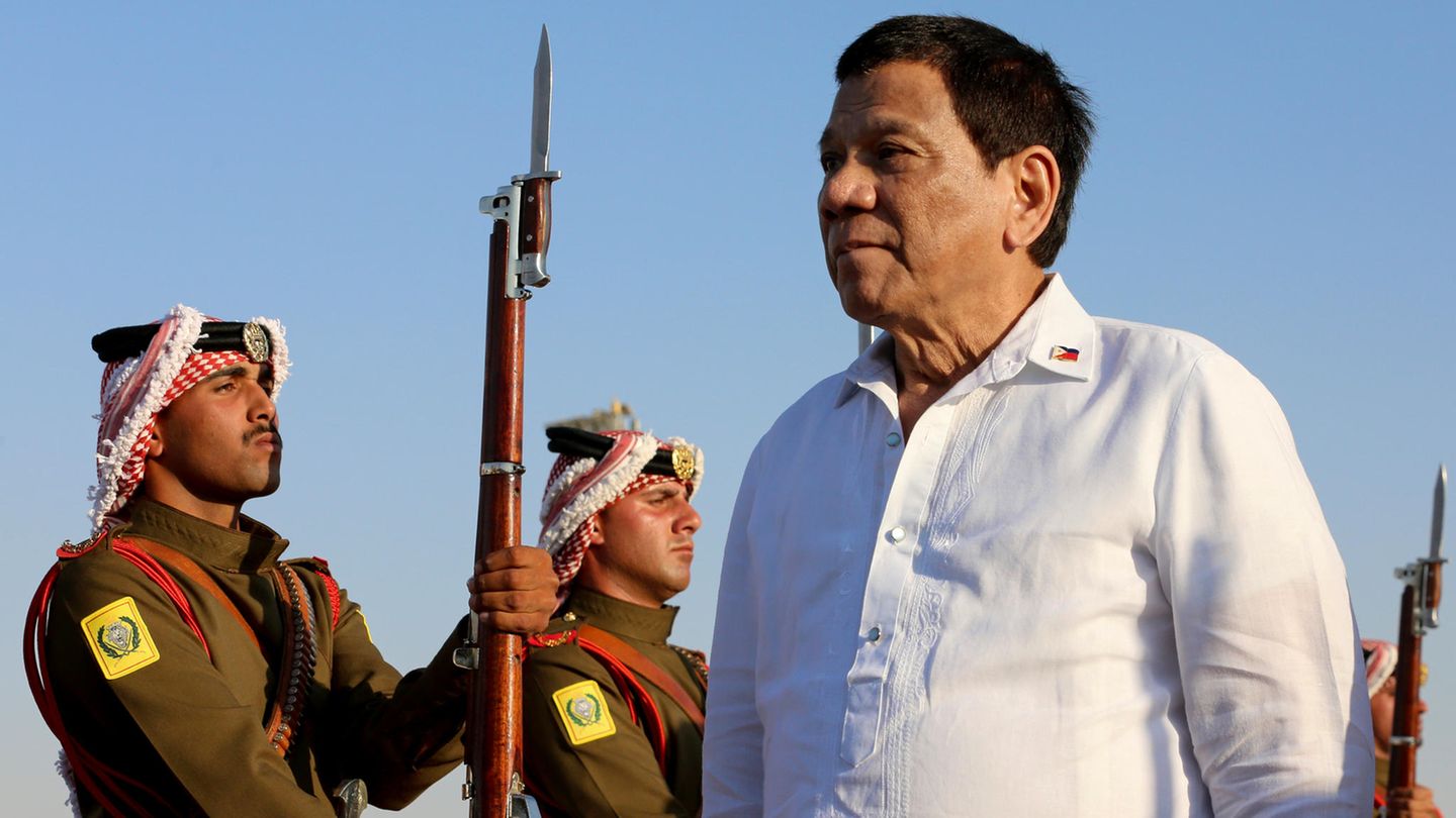Rodrigo Duterte bei einem Empfang in Jordanien 2018