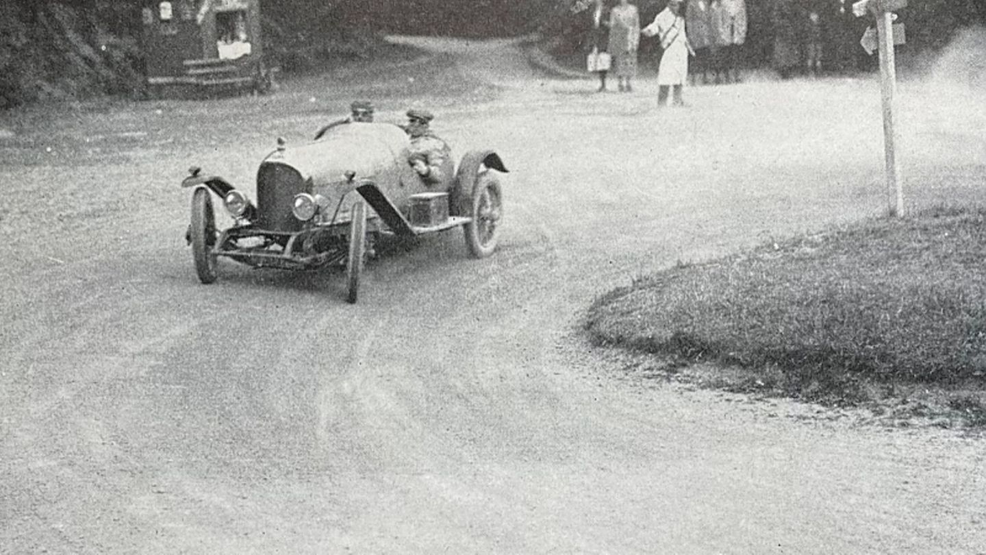 Reportage Tourist-Trophy-Runde Bentley EXP2  : Pumpen, was das Zeug hält