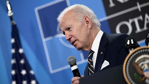 Joe Biden verspricht sich bei der Pressekonferenz nach dem Nato-Gipfeltreffen