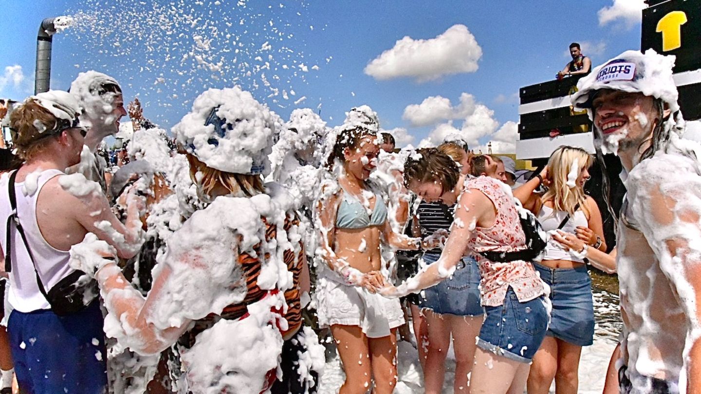 Eine Tradition beim Festival, die viele in vollen Zügen genießen