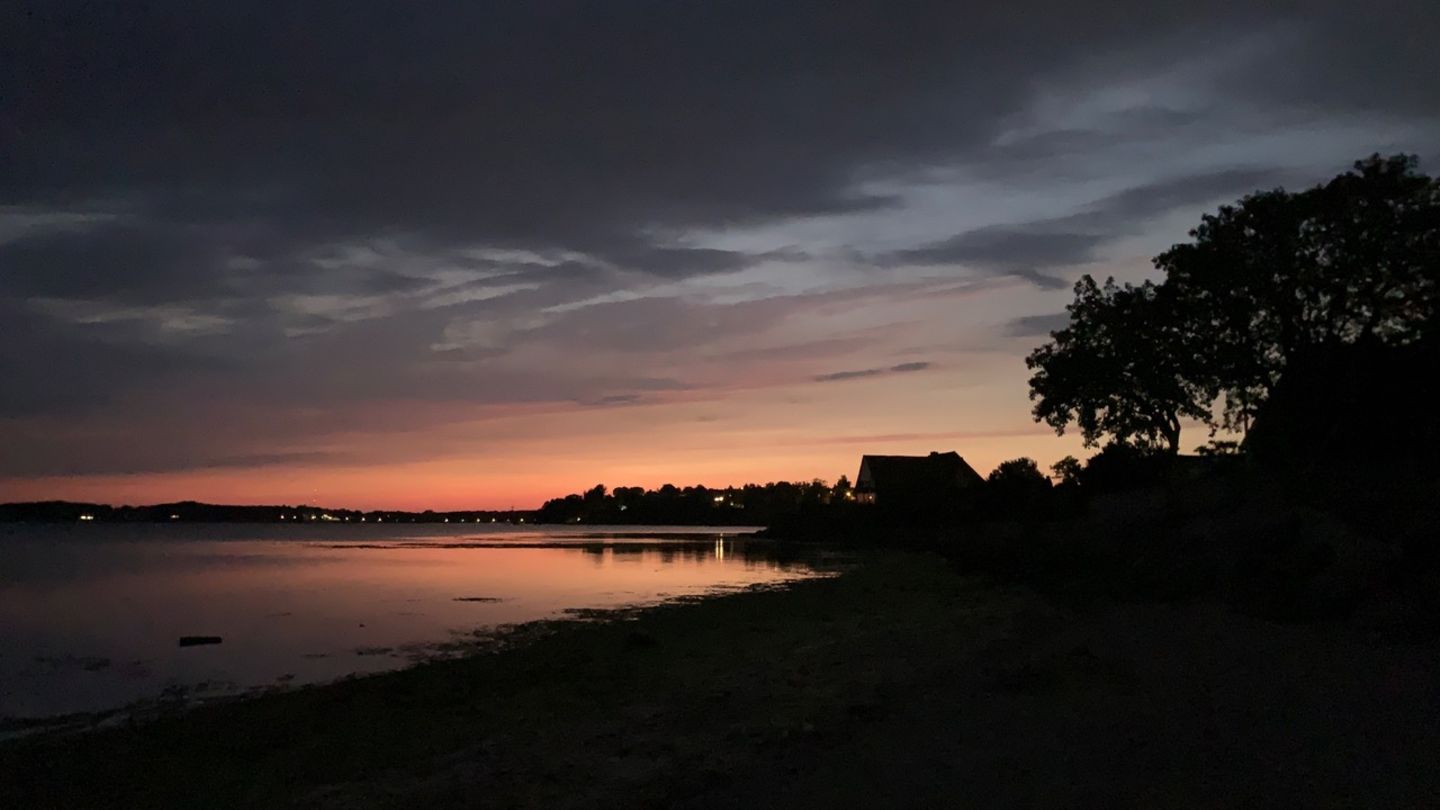 Die Ruhe vor dem Sturm: Mittsommernacht am Roskilde-Fjord, Freitag, 24.06.2022