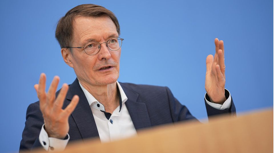 Bundesgesundheitsminister Karl Lauterbach will an den Bürgertests festhalten