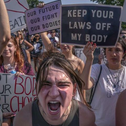 Nach dem Supreme-Court-Urteil protestieren in den USA Tausende für das Recht auf Abtreibung