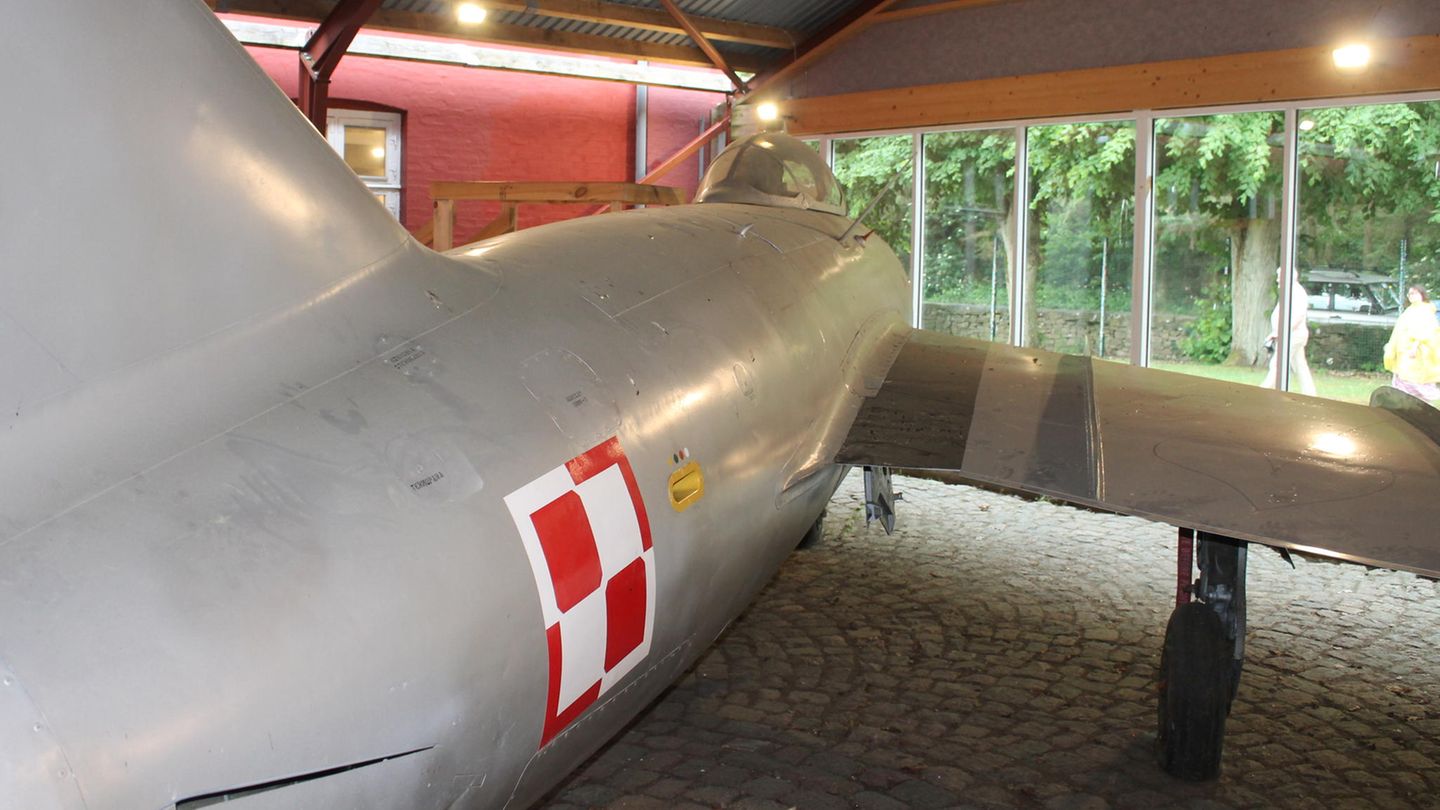 Das Museum beherbergt sogar eine alte MiG-15 Das Museum beherbergt sogar eine alte MiG-15