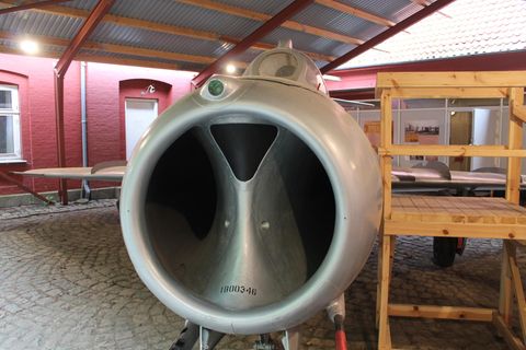Das Museum beherbergt sogar eine alte MiG-15