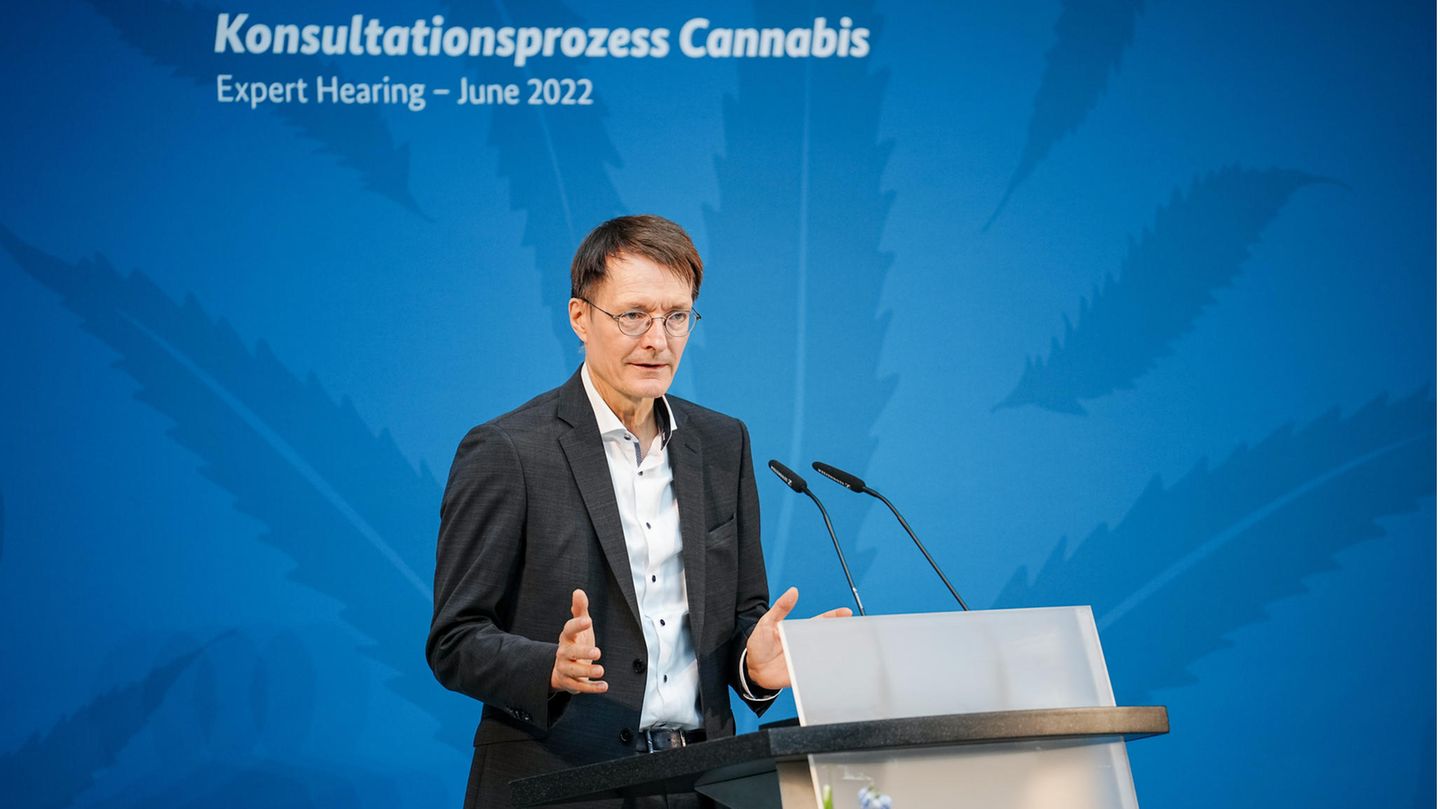 Karl Lauterbach beim "Konsultationsprozess Cannabis" zur Legalisierung der Droge