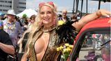 Ehemalige Miss Schleswig-Holstein, Profi-Boxerin und mittlerweile als Sängerin auf Mallorca unterwegs: Für Alicia Melina ist der Schlagermove fast ein Heimspiel.