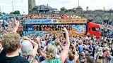Volles Haus an den Landungsbrücken: Der Schlagermove schlängelte sich einmal rund durch den Stadtteil St. Pauli.