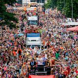 Rund 400.000 Besucher säumen die Straßen beim Schlagermove 2022