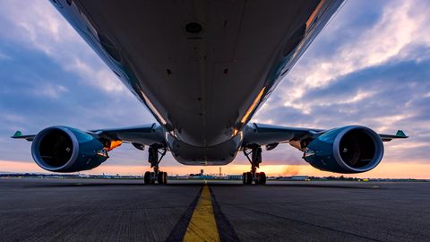 Beschädigter Airbus: Flugzeug fliegt 13 Stunden mit Loch im Rumpf