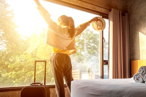 Ohne Flugchaos: So einfach sparen Sie bei der Hotelbuchung in Deutschland