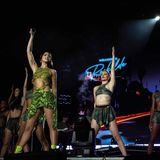 Dua Lipa auf der "Orange Stage"