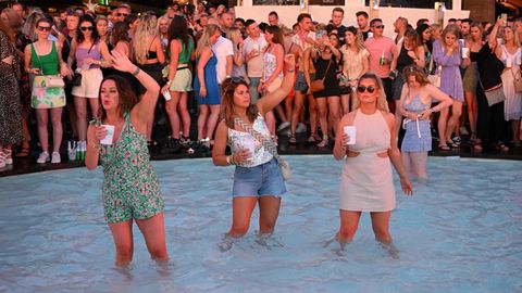 Balearen: Party-Tourismus auf Ibiza: "Es ist, als hätte es Corona nie gegeben"