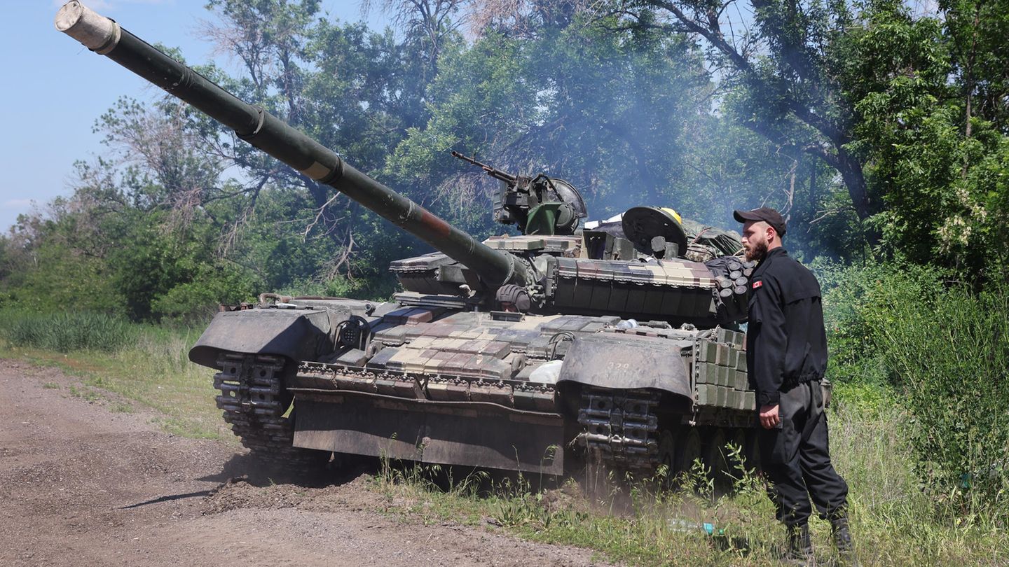 Ukrainischer Panzer im Norden der Frontlinie