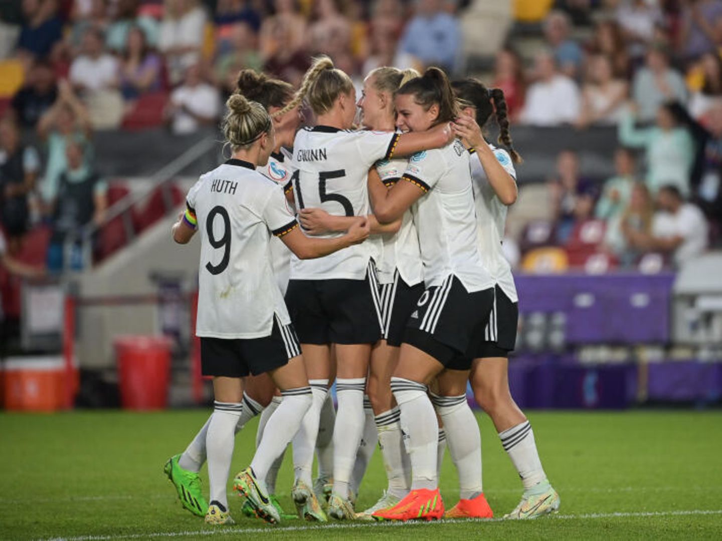 Fußball-EM-Finale Wer zeigt Deutschland gegen England im Stream und TV? STERN.de