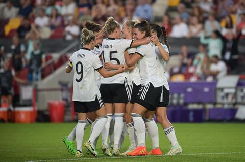 Deutsche Nationalmannschaft im Vorrundenspiel der Fußball-EM gegen Dänemark