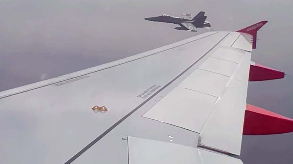 Teenager setzt Bombendrohung aus Ferienflieger ab – kurz darauf steigt ein Kampfjet auf