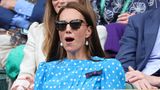 Sie zieht die Stirn kraus, spitzt die Lippen, schnappt nach Luft, ist offensichtlich gefangen im Match. Da achtet niemand mehr auf Prinz William, der neben ihr sitzt.
