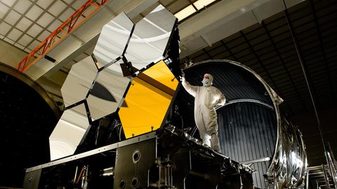 17 Jahre dauerte der Bau des "James Webb"-Teleskops, vor allem seine Spiegelelemente durchliefen zahlreiche Tests